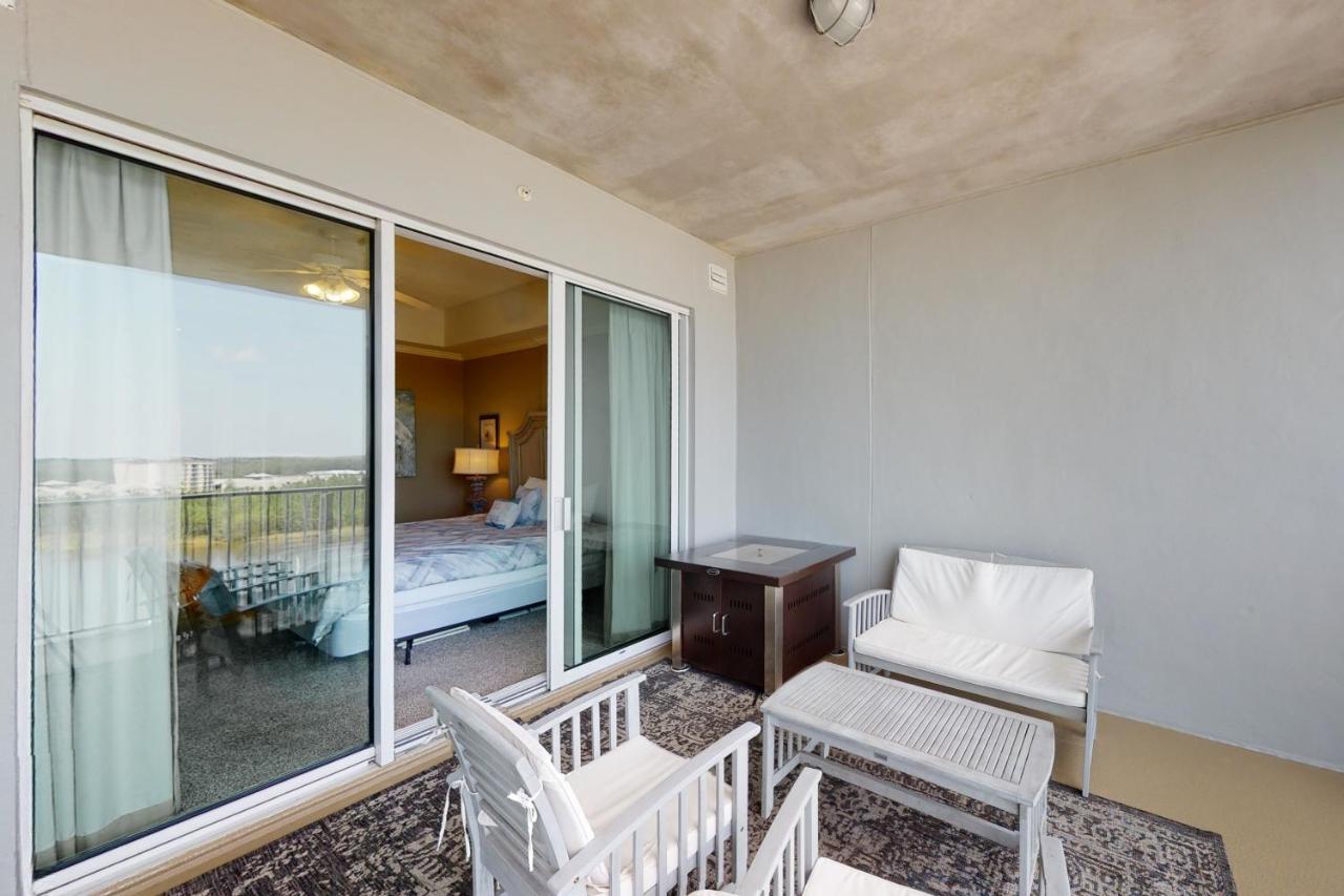 The Wharf 805 Apartment *