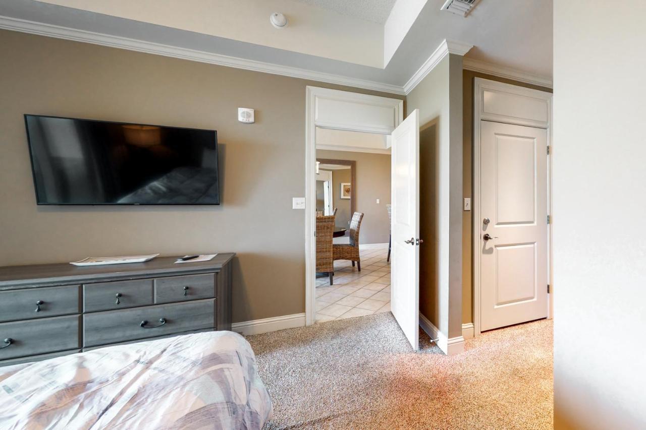 The Wharf 805 Apartment